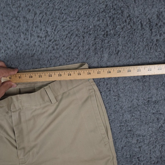 Vintage Dockers Pants Mens 34x30‎ Beige Khaki Retro 98' Relaxed Fit Flat Front - Picture 3 of 11